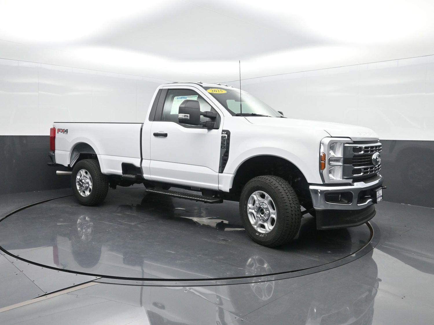 2025 Ford F-350 XLT photo 4