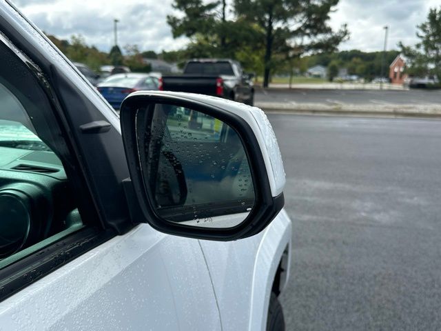 2022 Toyota Tacoma SR5 photo 10