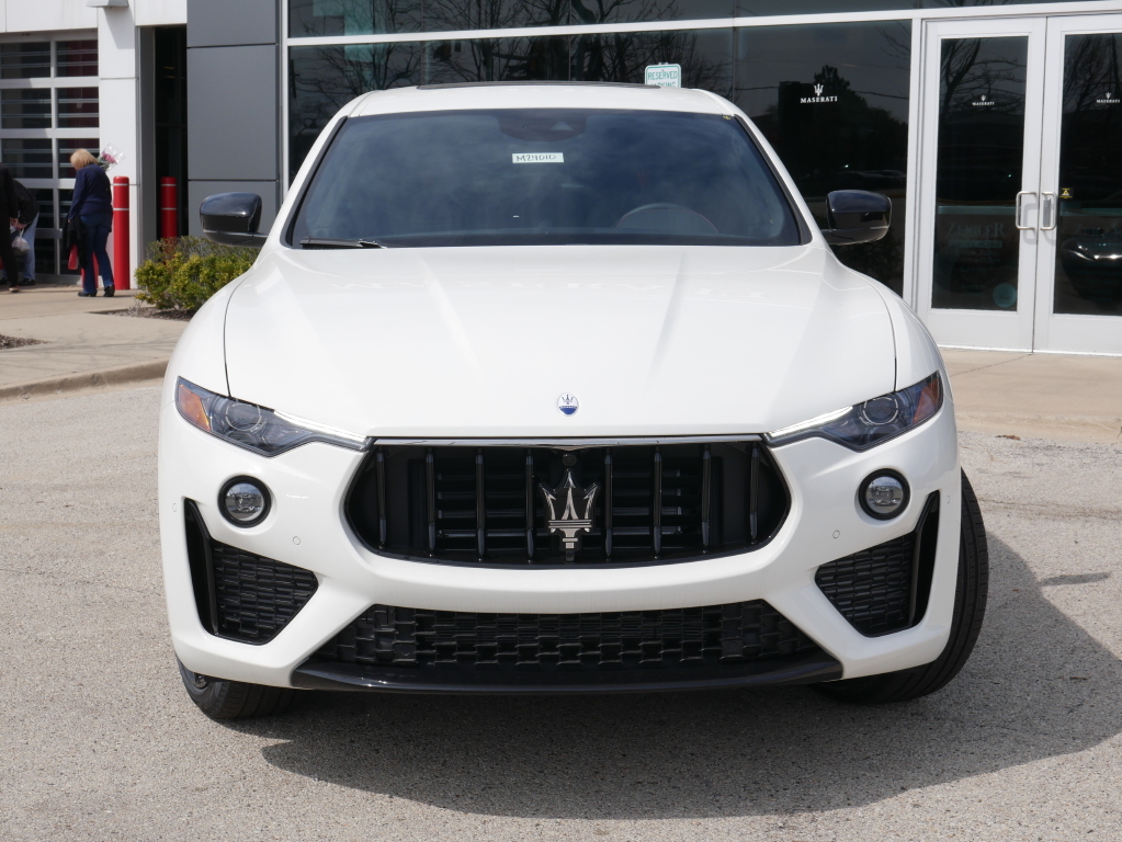 2024 Maserati Levante Modena photo 2