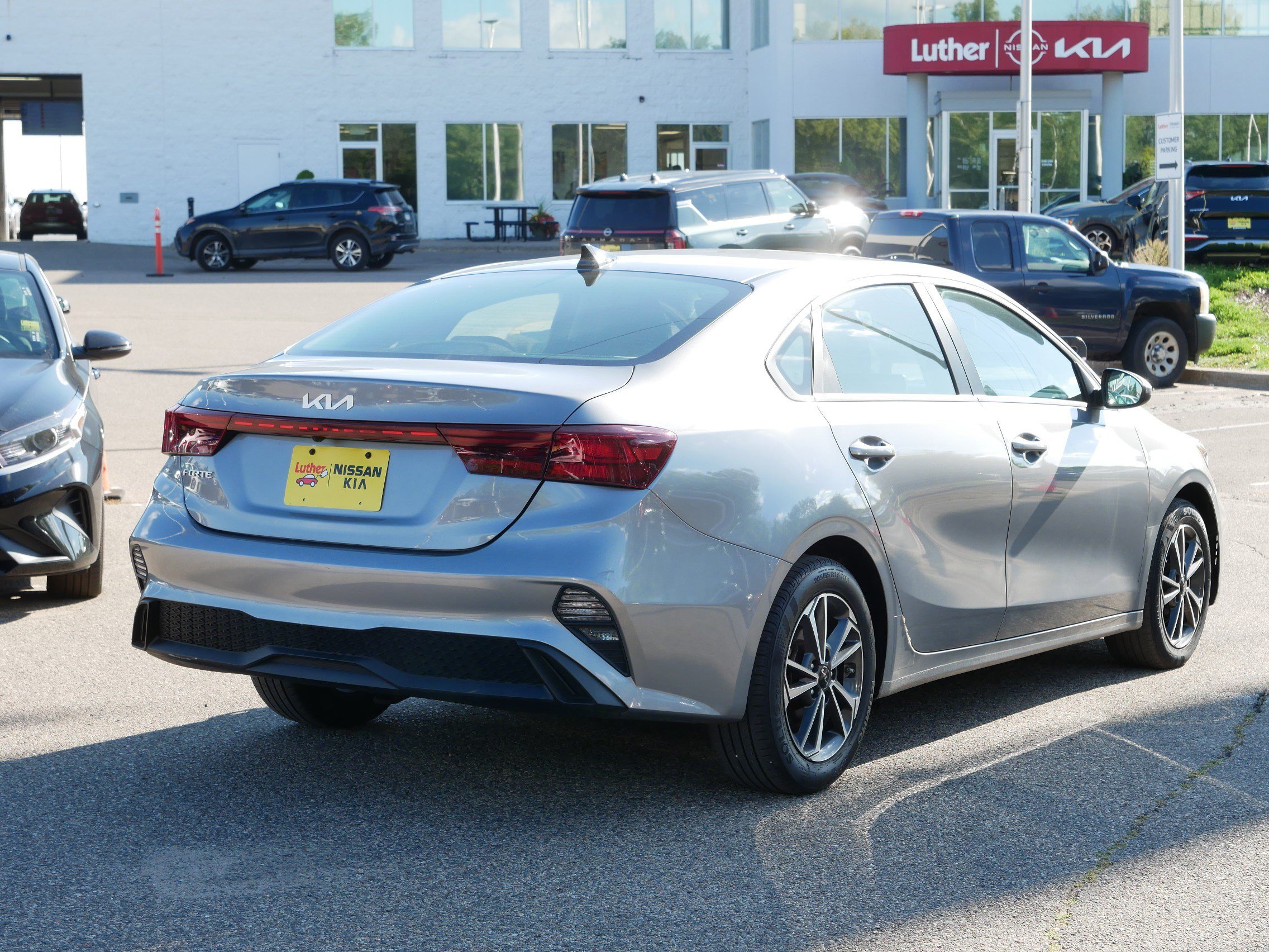 2024 Kia Forte LXS photo 4