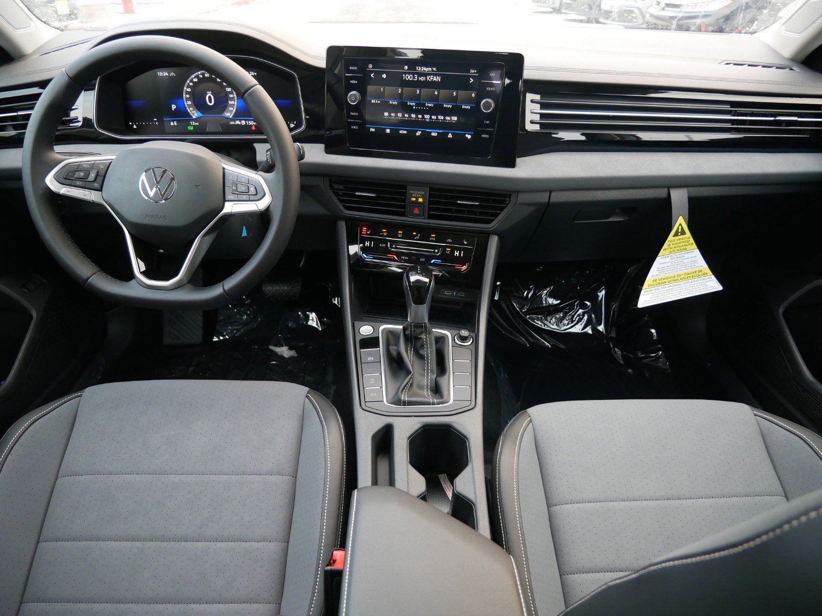 2025 Volkswagen Jetta SE photo 4