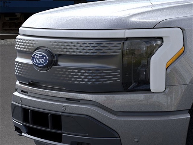 2025 Ford F-150 Lightning photo 12