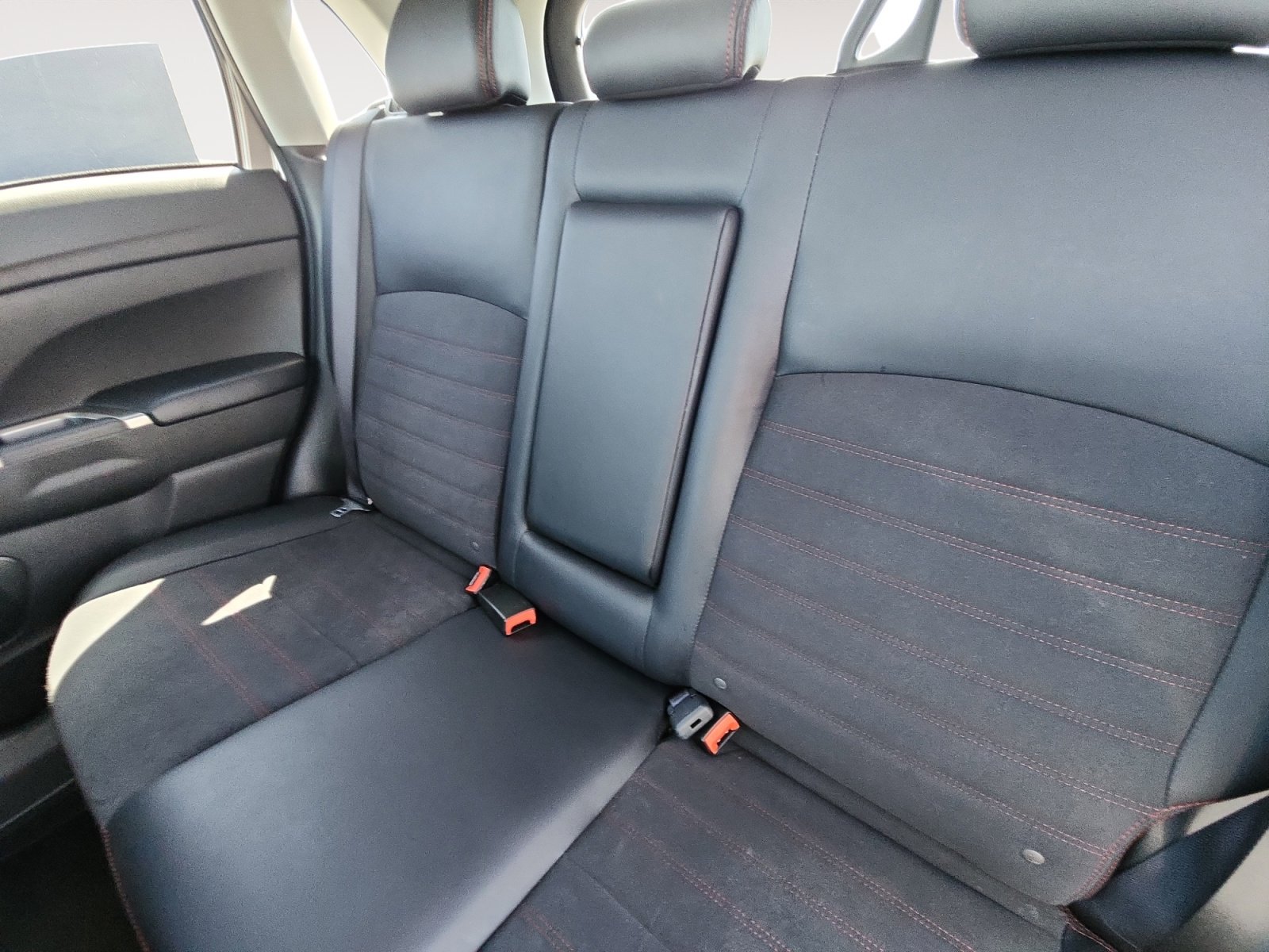 2024 Mitsubishi Outlander Sport SE photo 16