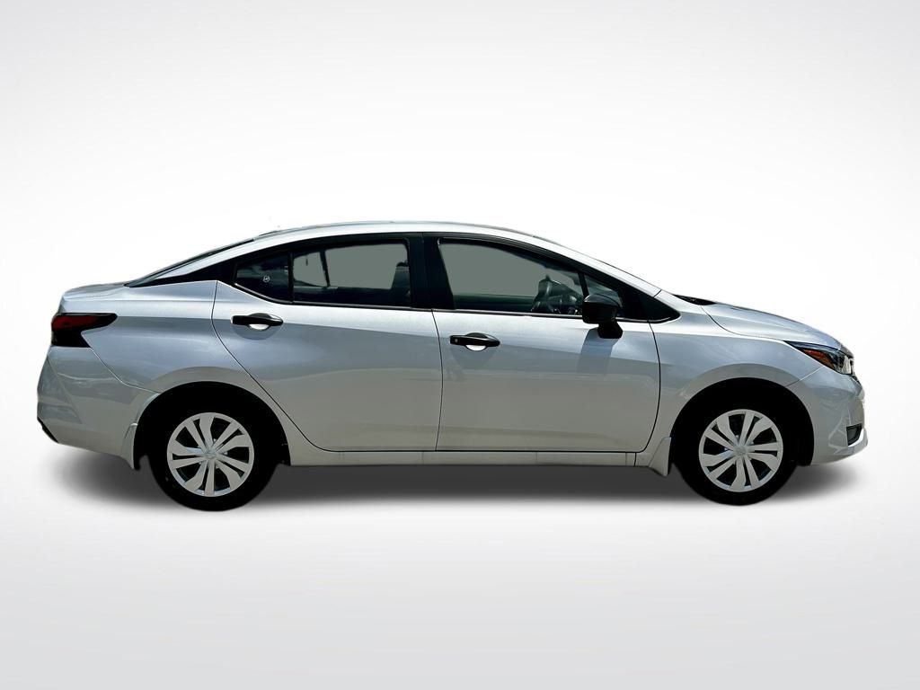2025 Nissan Versa S photo 6