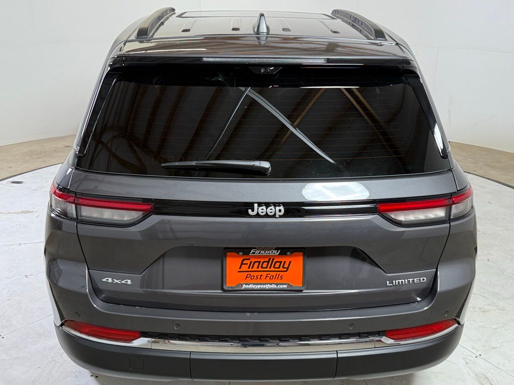 2025 Jeep Grand Cherokee Limited photo 4