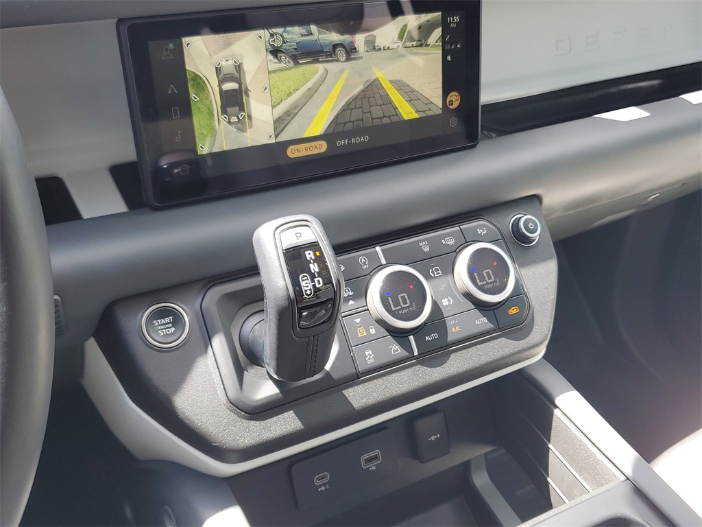 2024 Land Rover Defender 110 S photo 28