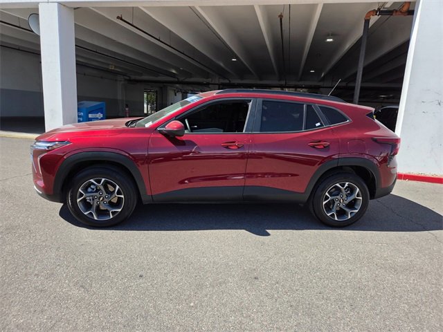 2025 Chevrolet Trax LT photo 3