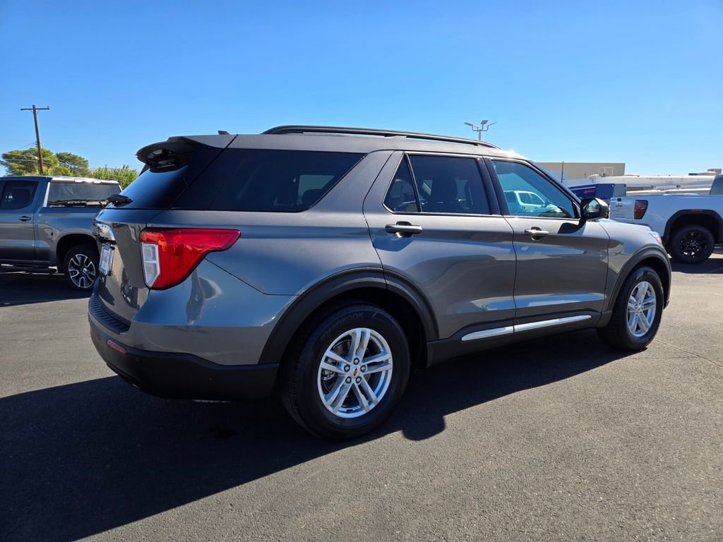 2023 Ford Explorer XLT photo 4