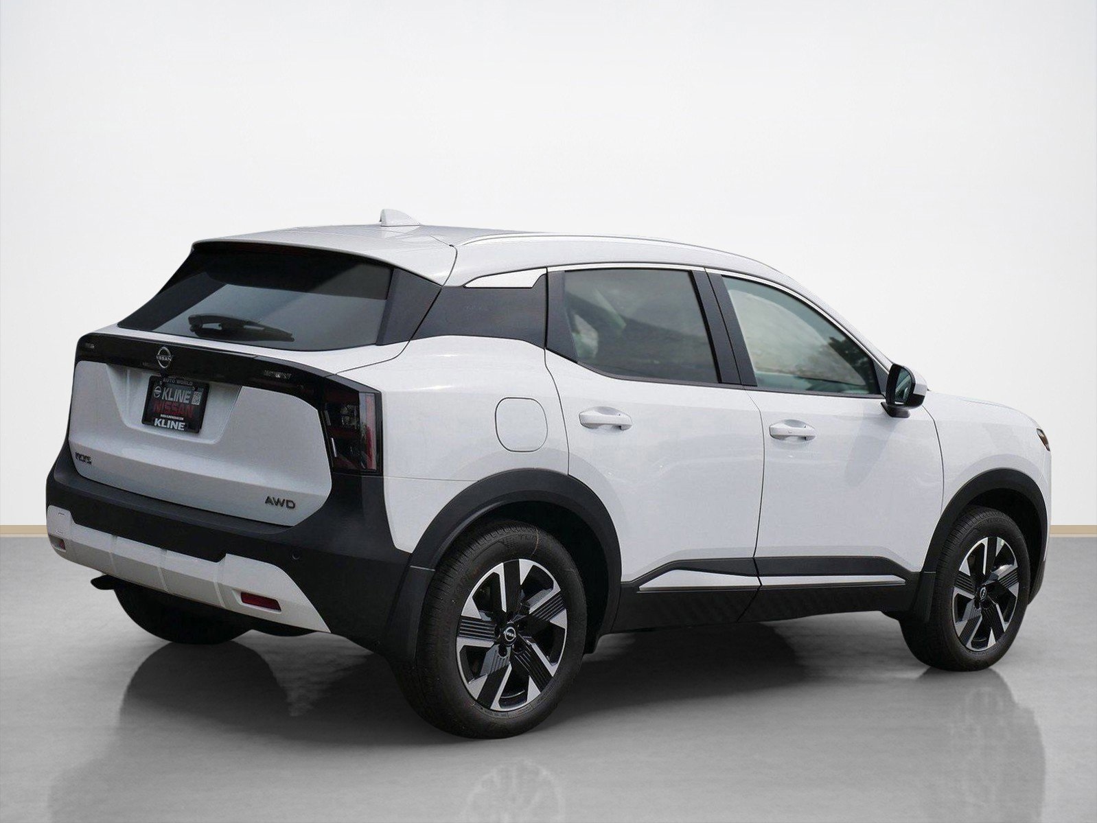 2025 Nissan Kicks SV photo 2