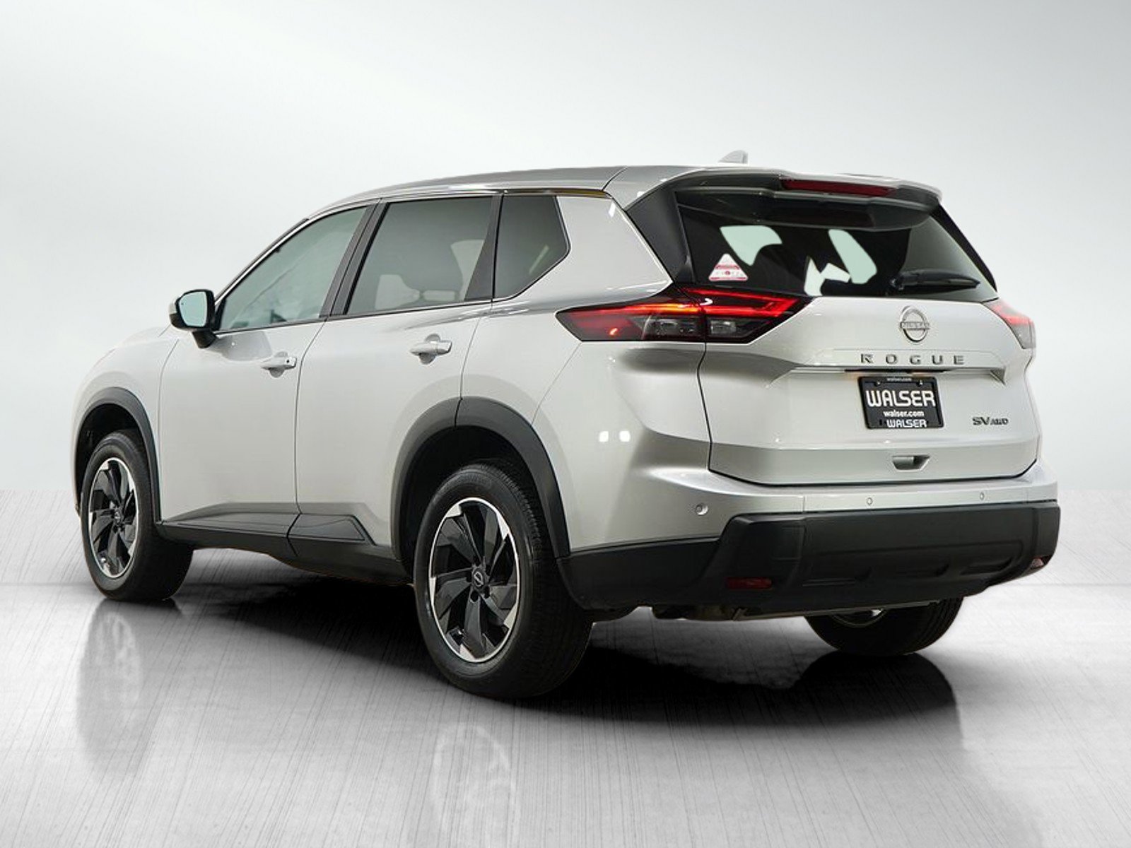 2024 Nissan Rogue SV photo 2