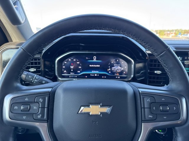2025 Chevrolet Silverado 1500 LT photo 9