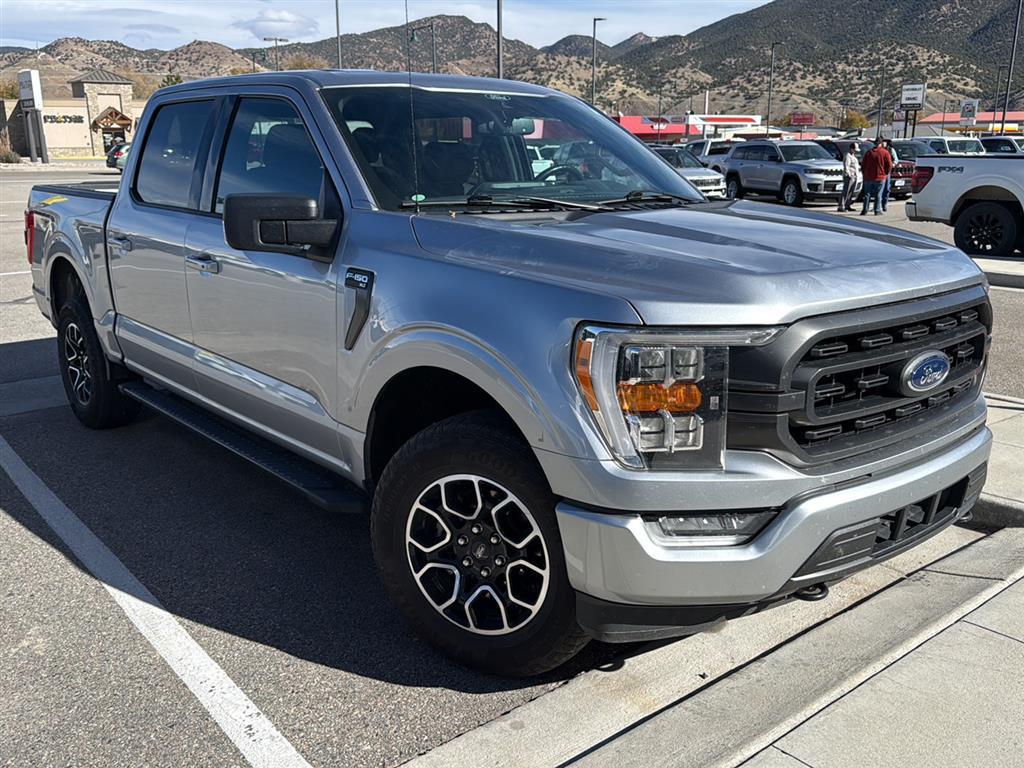 2021 Ford F-150 XLT photo 2