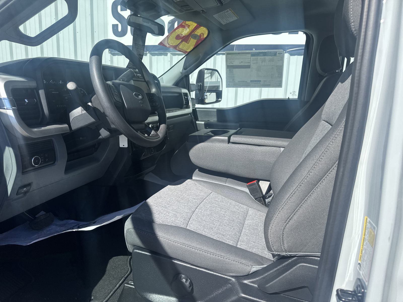 2025 Ford F-250 XL photo 9