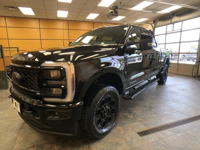 2025 Ford F-250 Lariat photo 3
