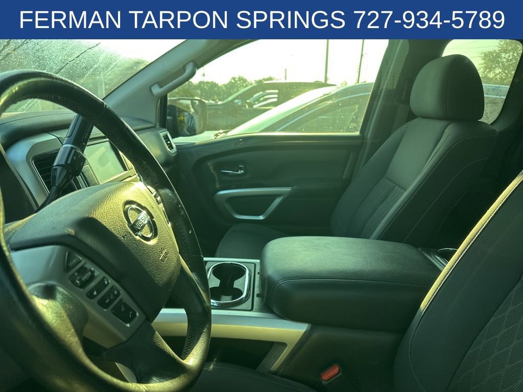 2019 Nissan Titan SV photo 5