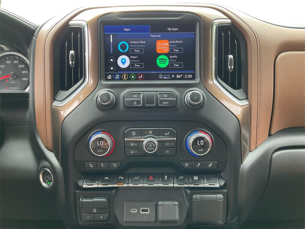 2022 Chevrolet Silverado 1500 High Country photo 11