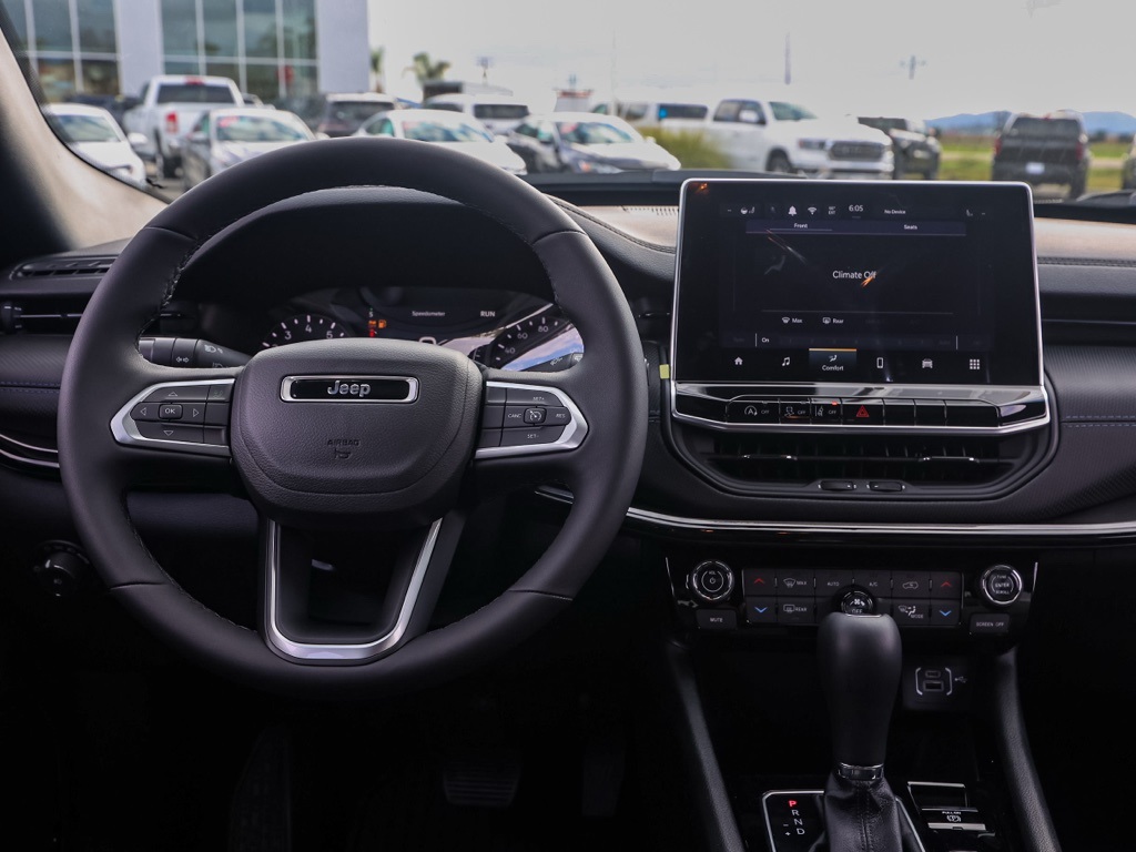 New 2026 Silver Zynith Metallic Clear-Coat Exterior Paint Jeep Latitude image 21