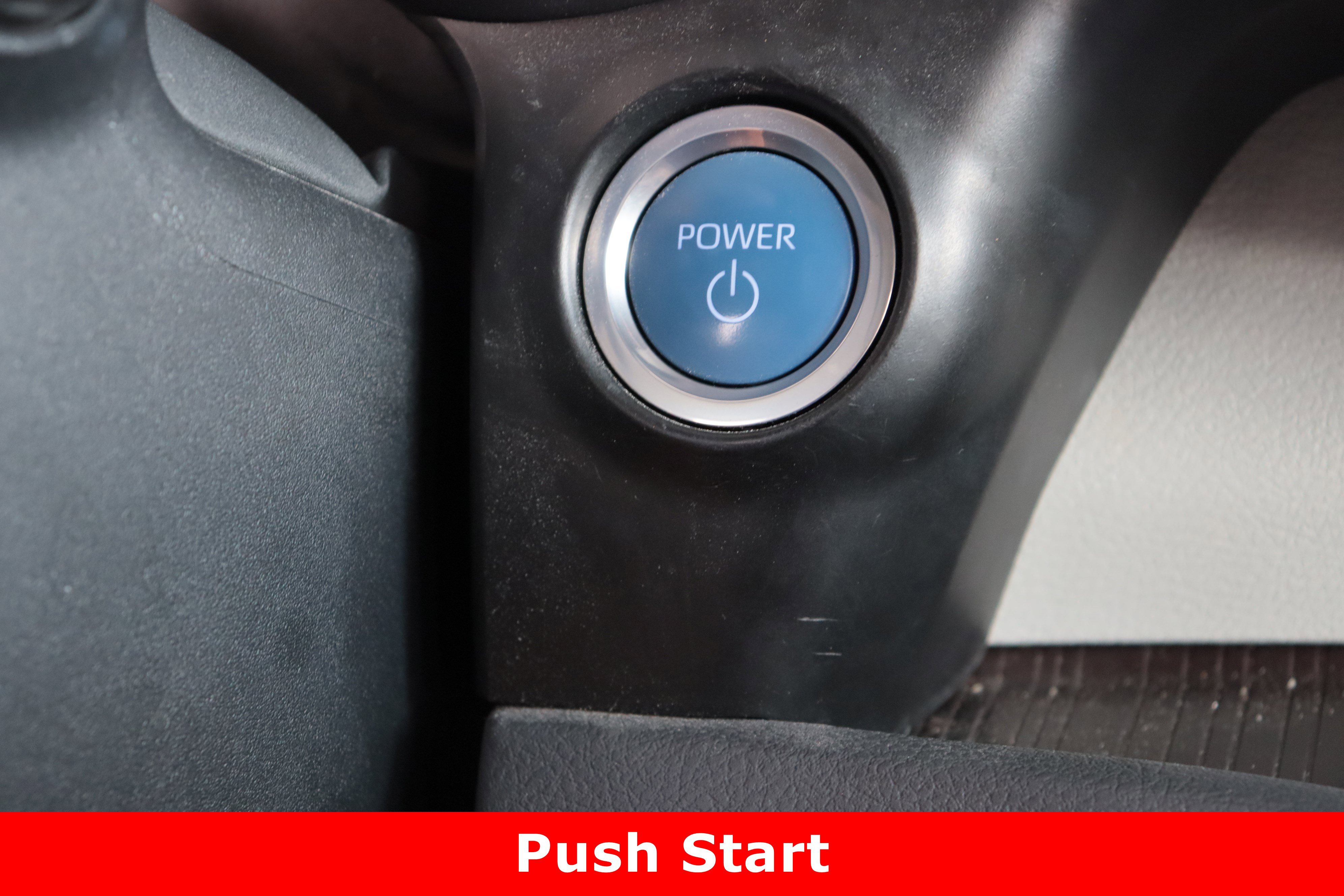 2023 Toyota Sienna XLE photo 18