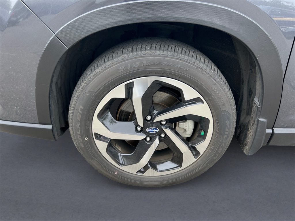2022 Subaru Forester Touring photo 9