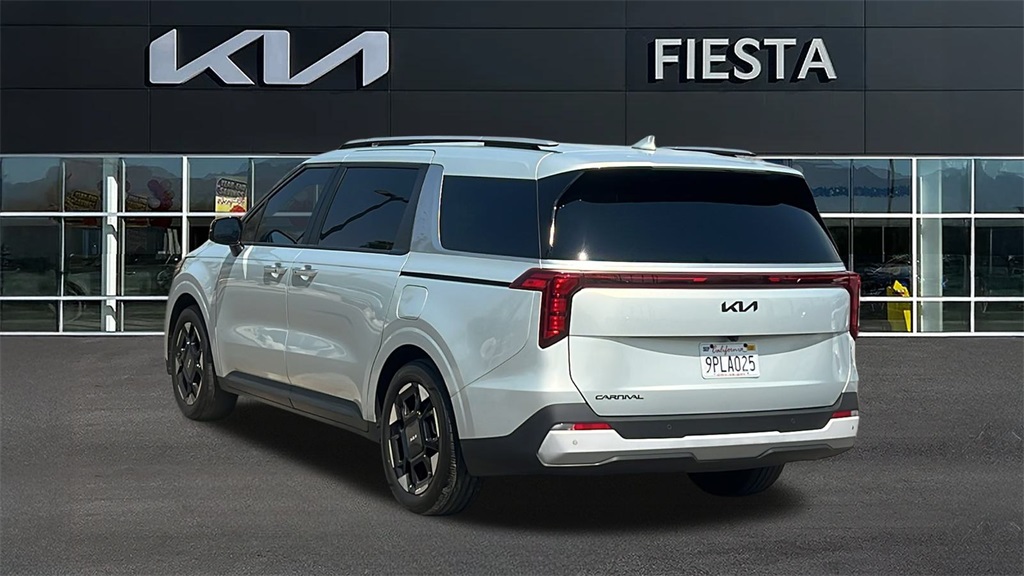 2025 Kia Carnival EX photo 3