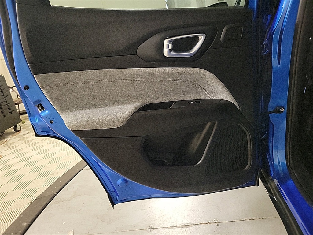 2024 JEEP COMPASS LATITUDE LUX - Image 23