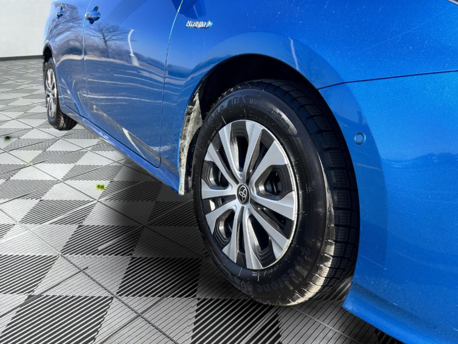 Used 2022 Toyota Prius LE with VIN JTDL9MFU8N3038215 for sale in Kansas City