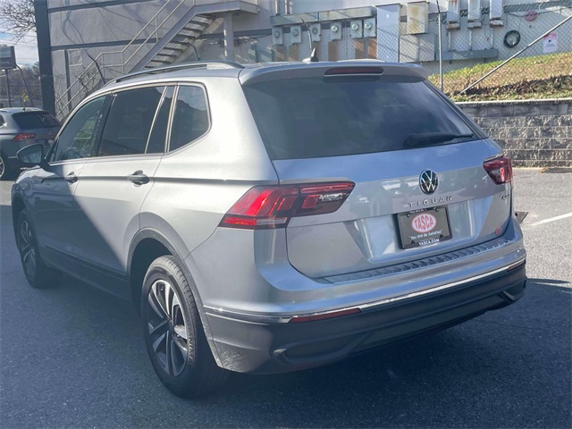 2022 Volkswagen Tiguan S photo 2