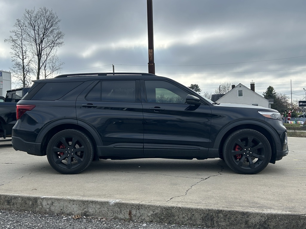 2020 Ford Explorer ST photo 4