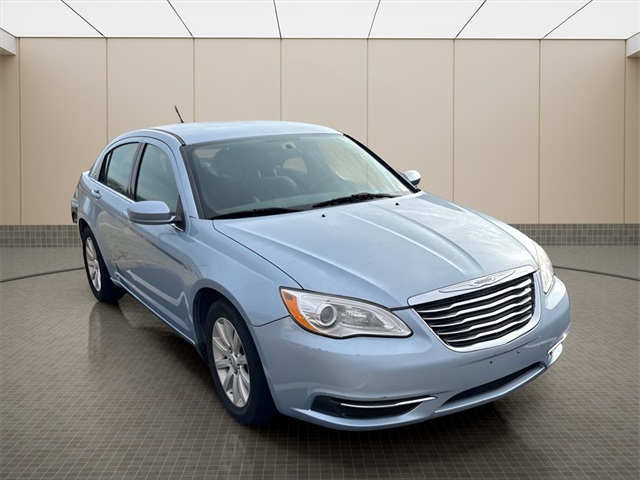 2014 Chrysler 200 Touring photo 4