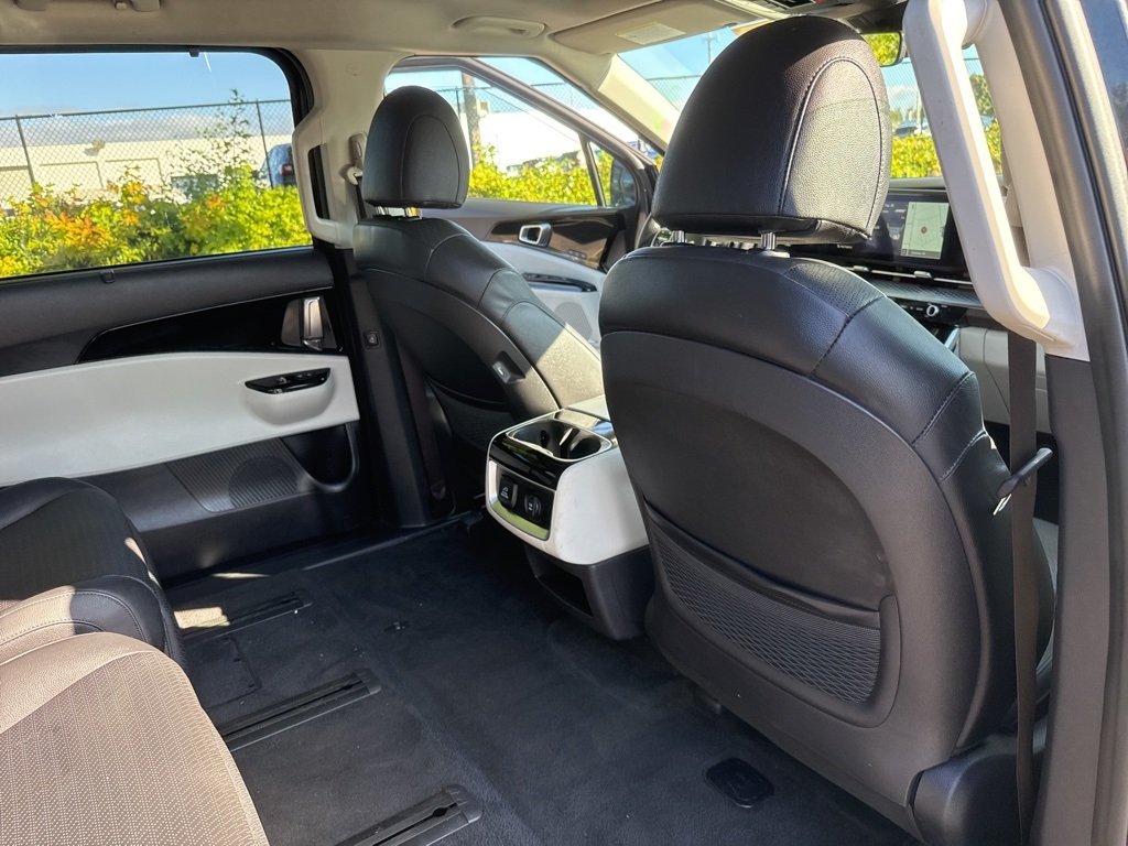 2024 Kia Carnival SX Prestige photo 25