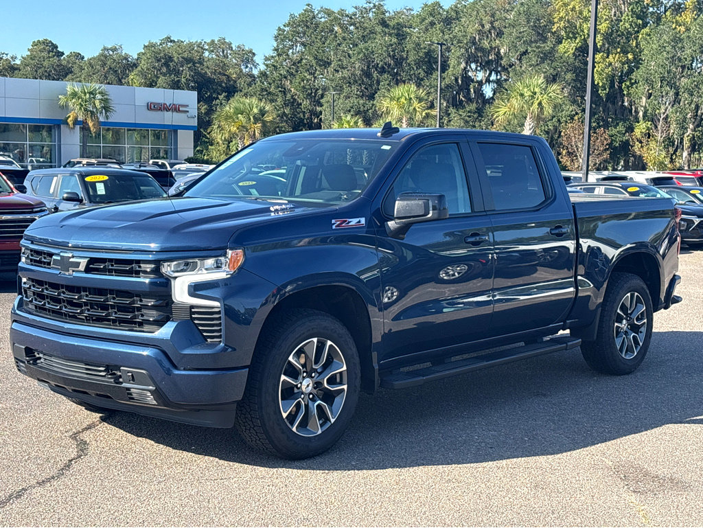 2023 Chevrolet Silverado 1500 RST photo 2