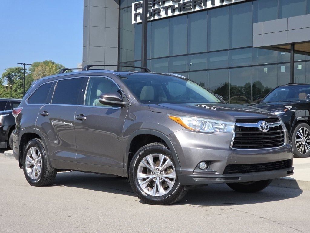 2015 Toyota Highlander XLE photo 2