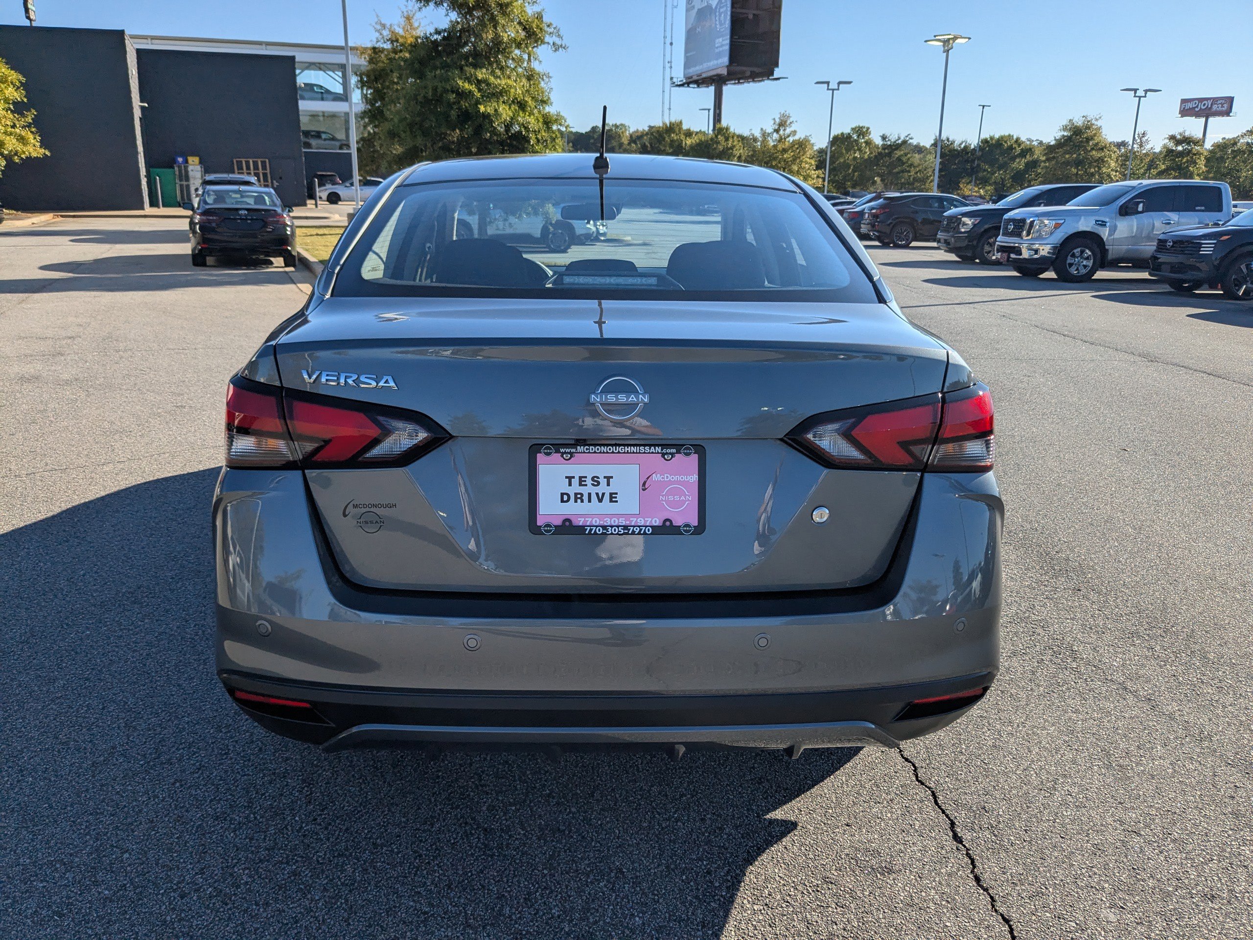 2025 Nissan Versa 1.6 S photo 2
