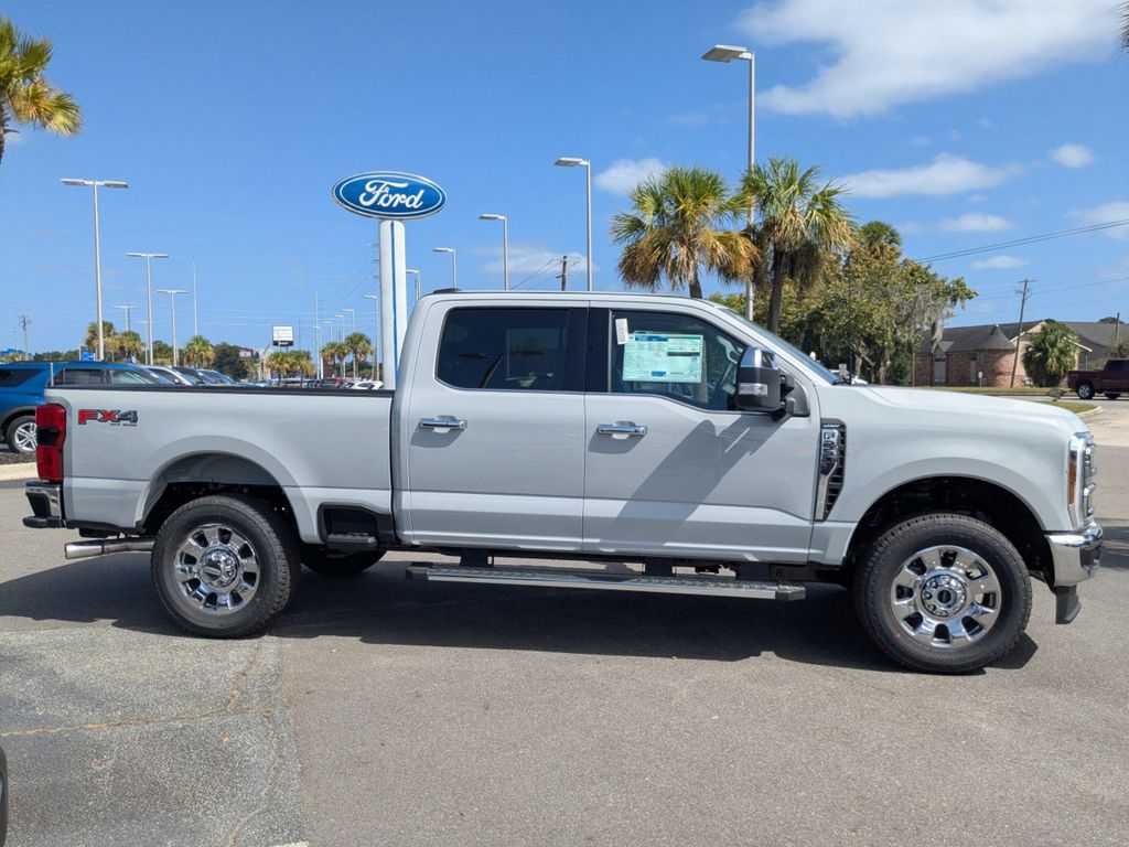 2026 Ford F-250 Lariat photo 3