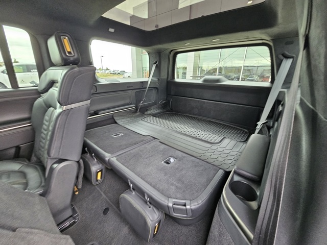 2023 Rivian R1S Adventure photo 16
