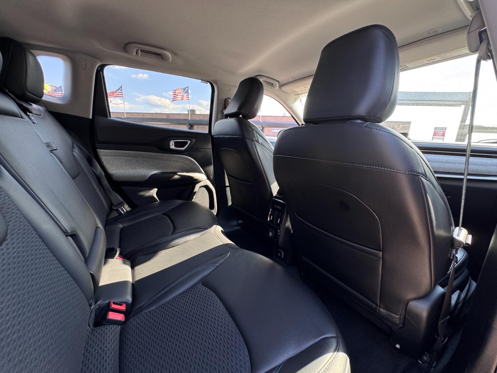 2022 Jeep Compass Latitude photo 23