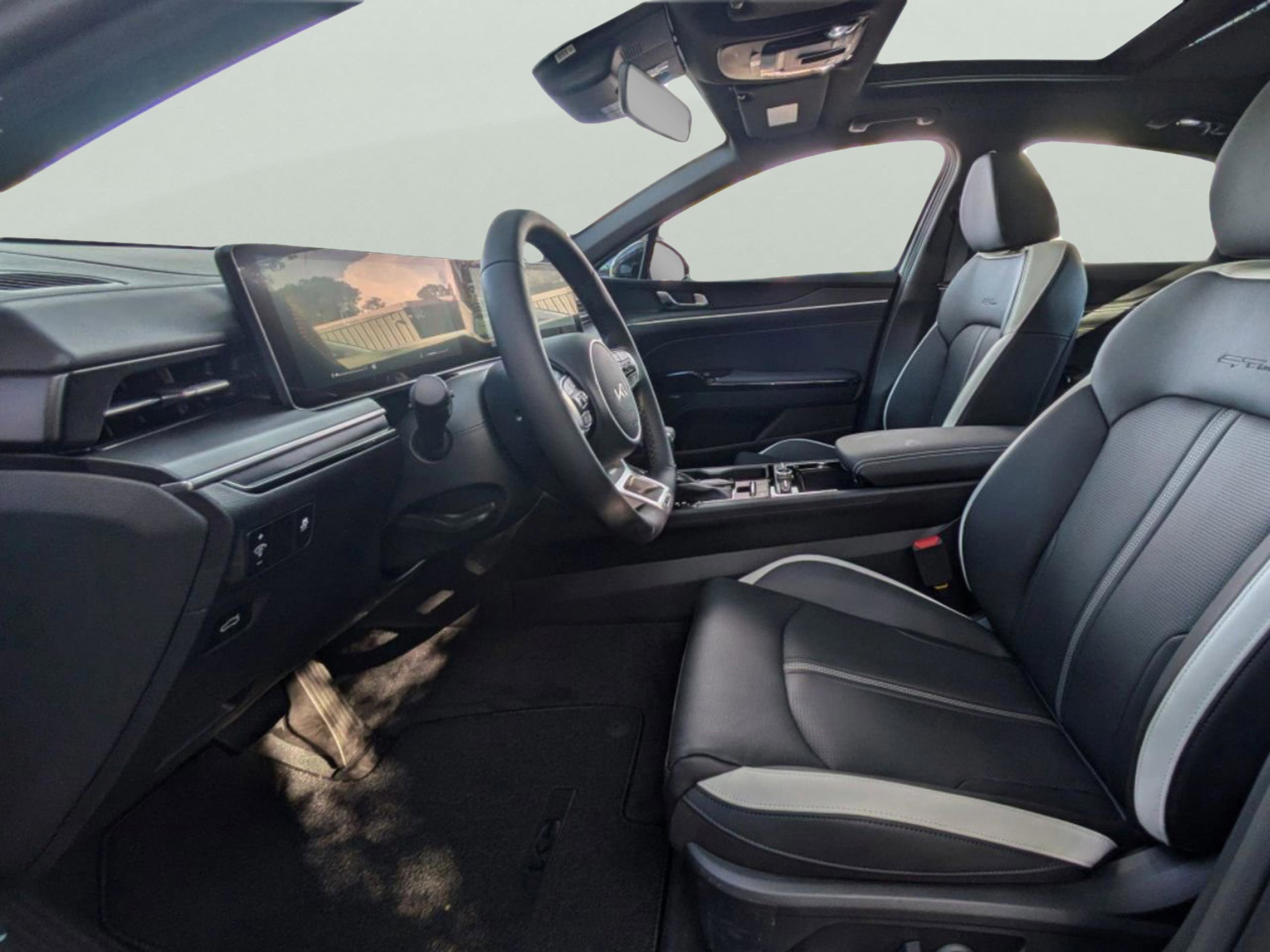 2025 Kia K5 GT-Line photo 20