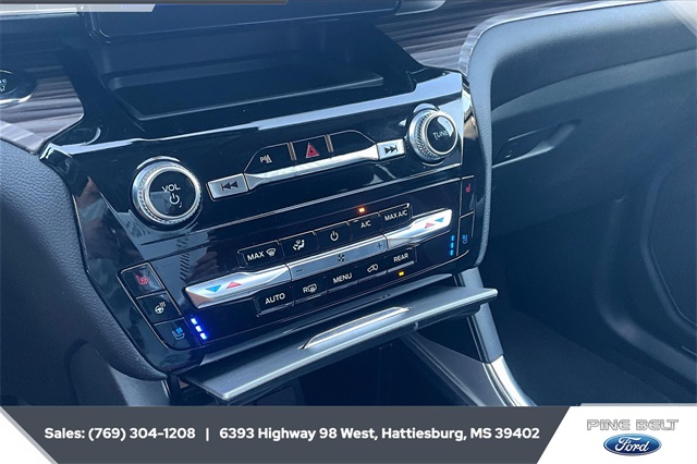 2023 Ford Explorer Limited photo 23