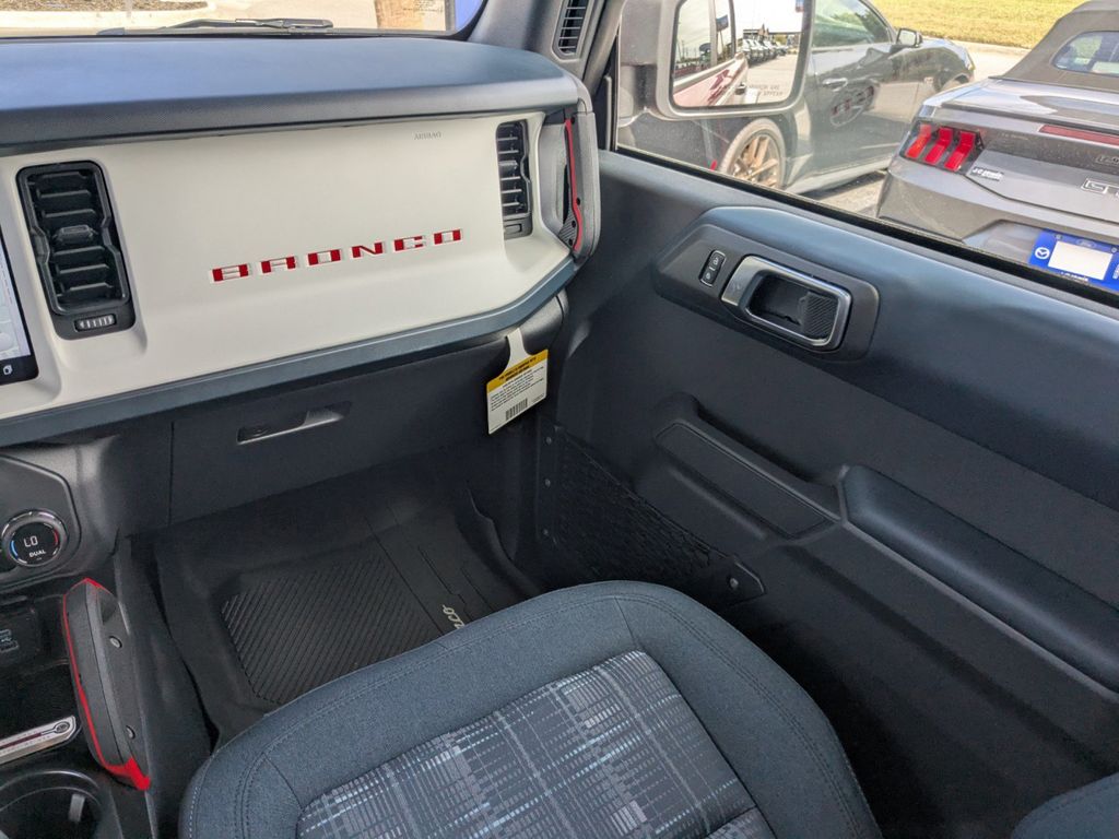 2025 Ford Bronco Heritage First Edition photo 18
