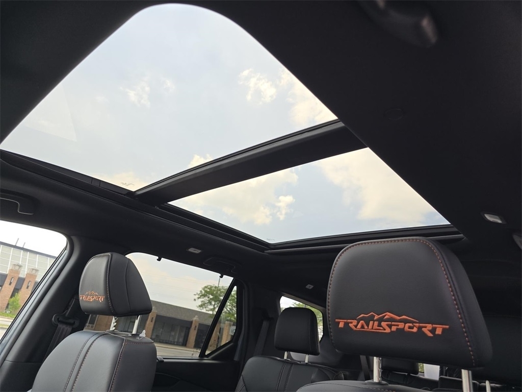 2025 Honda Pilot TrailSport photo 2