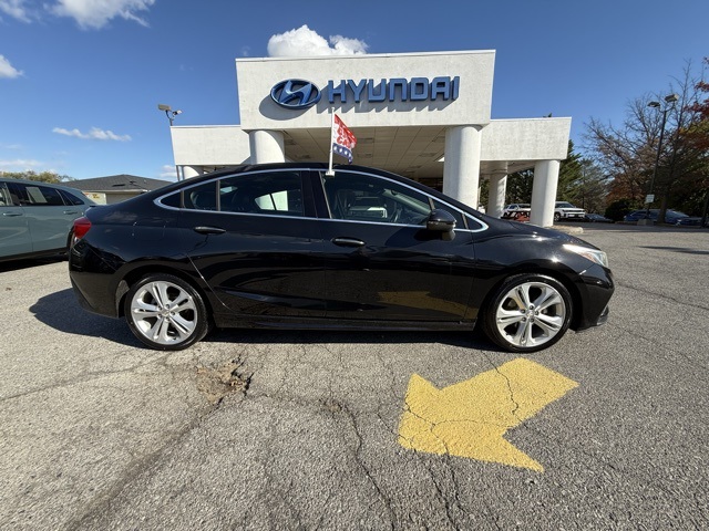 2016 Chevrolet Cruze Premier photo 2