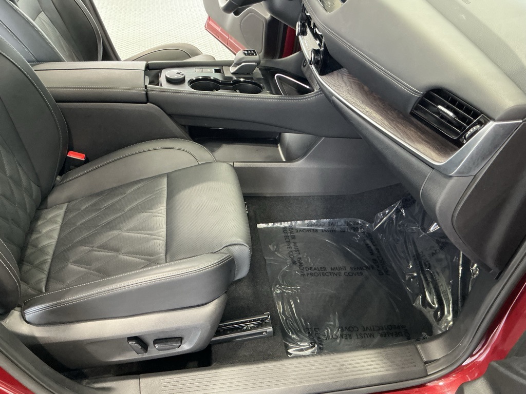 2024 Nissan Rogue Platinum photo 22
