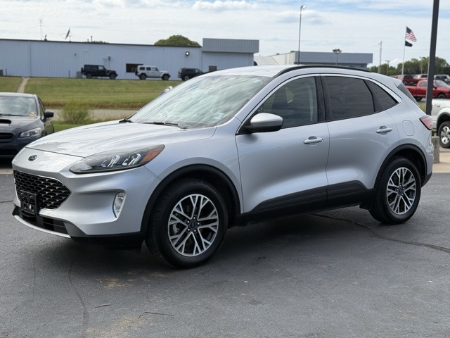 2020 Ford Escape SEL Sport photo 3