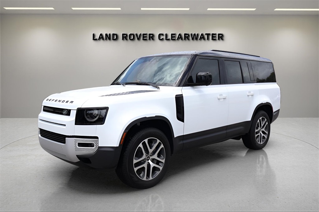 2025 Land Rover Defender S's photo