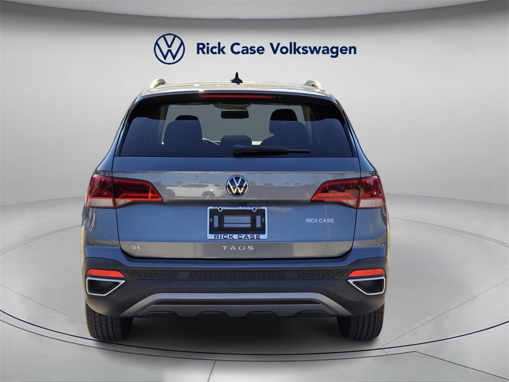 2022 Volkswagen Taos SE photo 4