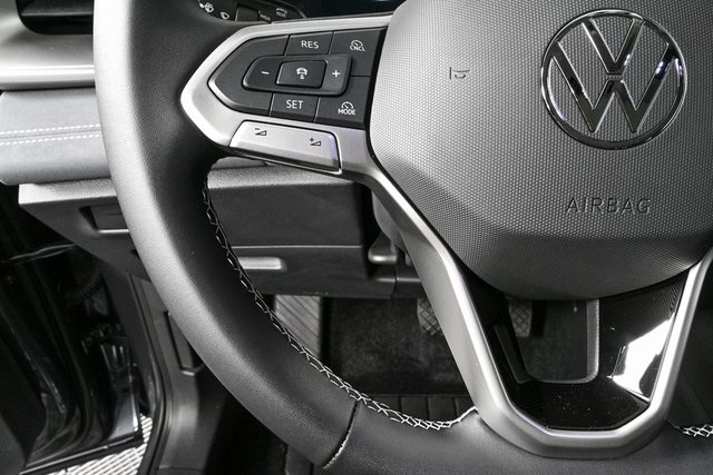 2025 Volkswagen Tiguan SE photo 8