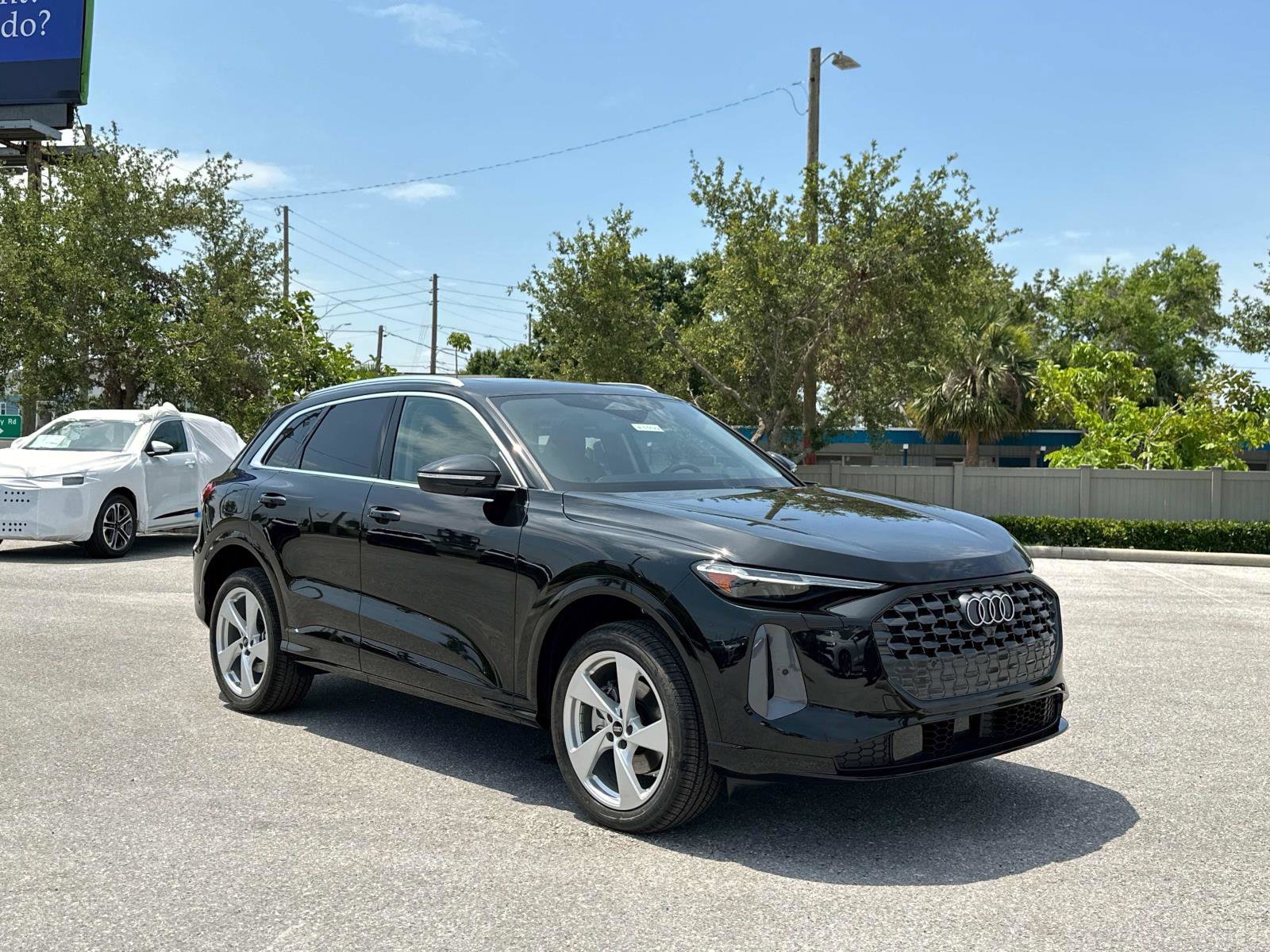 2025 Audi Q5 Premium Plus photo 2