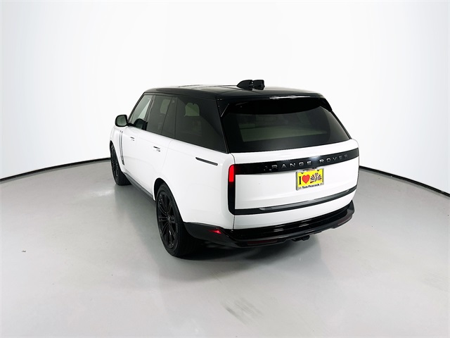 2025 Land Rover Range Rover SE photo 6