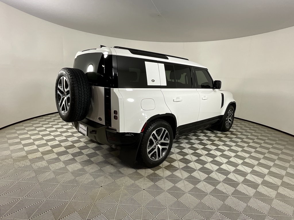 2022 Land Rover Defender 110 X-Dynamic SE photo 4