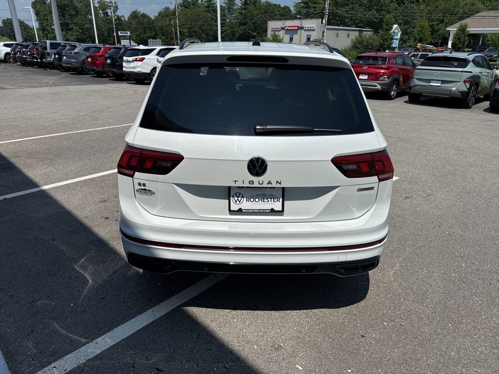 2024 Volkswagen Tiguan SE R-Line Black photo 5